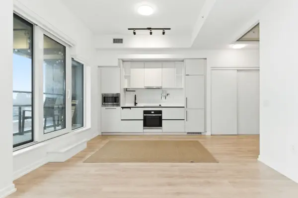 10 Graphophone GRV #502, Toronto W02, ON M6H 0E5