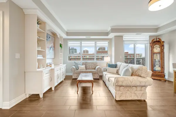 399 Elizabeth ST #506, Burlington, ON L7R 0A4