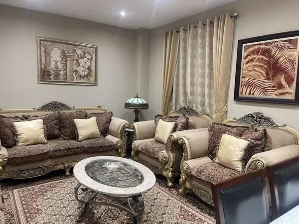 4 Louisburg CRES, Brampton, ON L6X 3A7