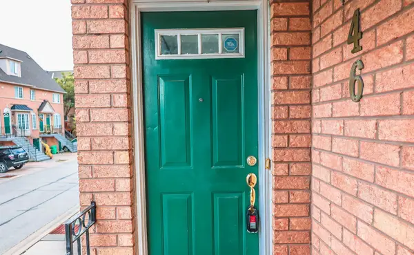 75 Strathaven DR #46, Mississauga, ON L5R 3W1