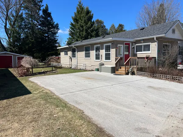 122 Sussex SQ, Georgian Bluffs, ON N4K 5N5