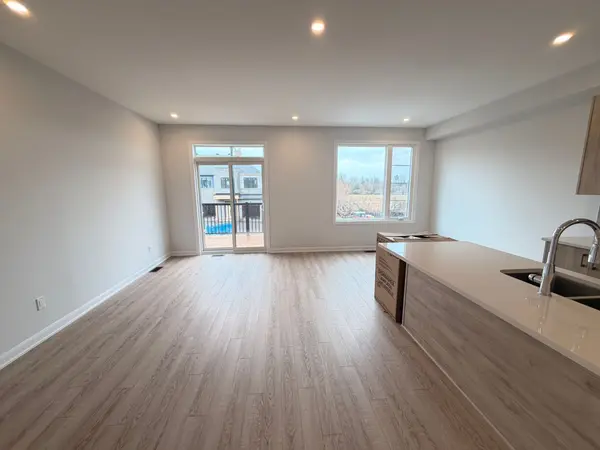 284 Bankside WAY, Barrhaven, ON K2J 7M8