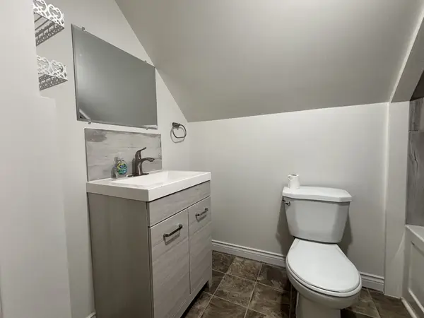 1091 Highland Ave AVE #1, Windsor, ON N9A 1R6