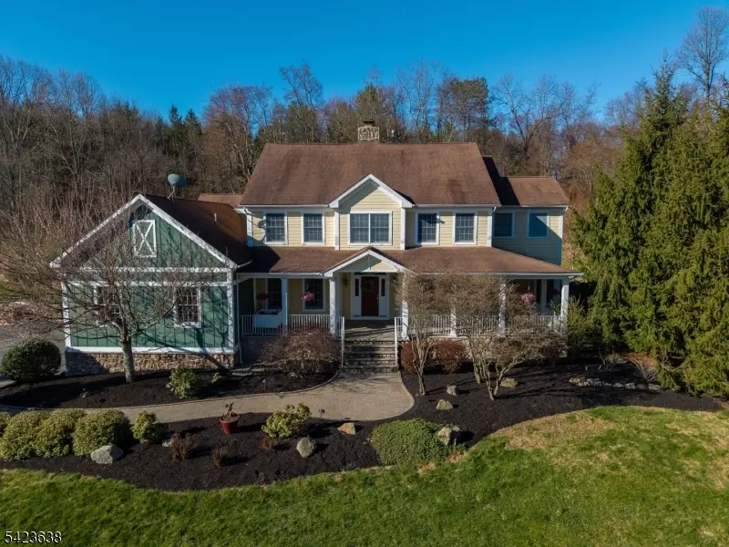 2 Lance Dr, Lebanon Twp., NJ 07830