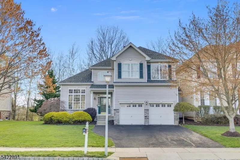 33 Pony Ln, Raritan Twp., NJ 08822