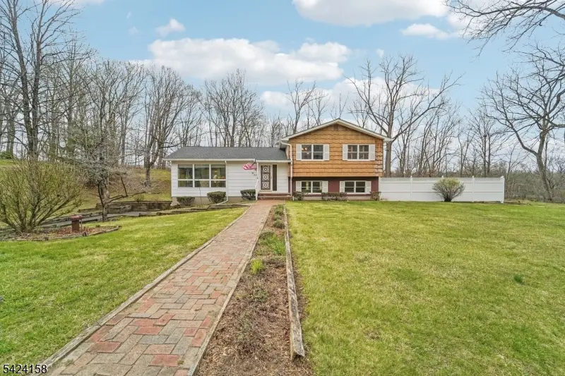 14 Scott Rd, Franklin Boro, NJ 07416
