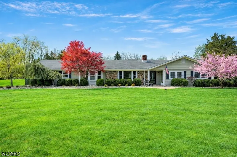 1 DEMOTT DR, Readington Twp., NJ 08889