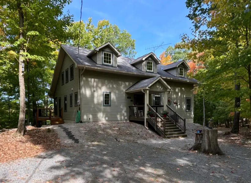 200 Walnut Point RD, Rideau Lakes, ON K0G 1E0