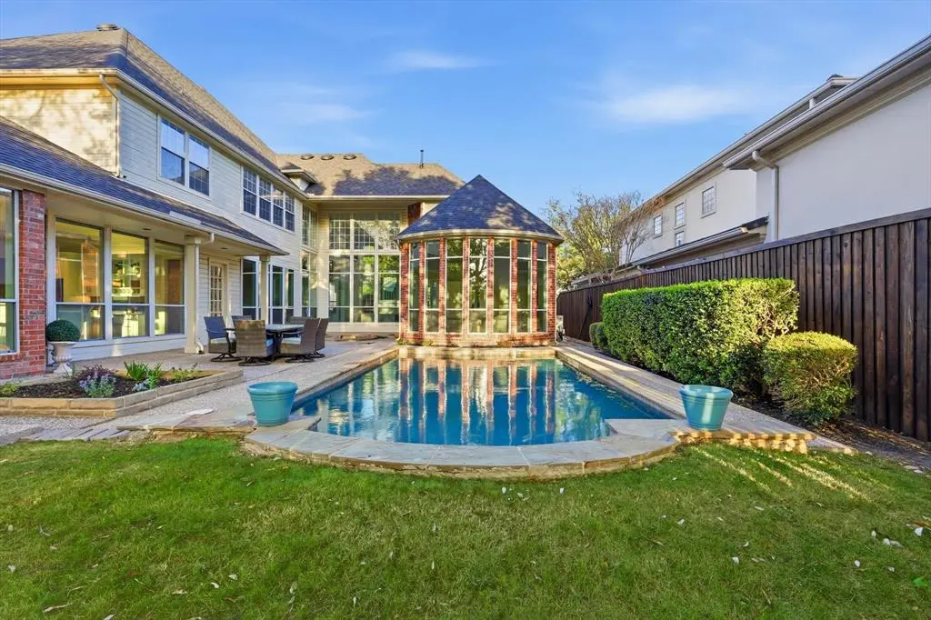 17431 Woods Edge Drive, Dallas, TX 75287