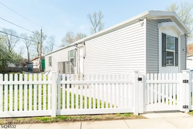 12 Maine St, South Brunswick Twp., NJ 08852