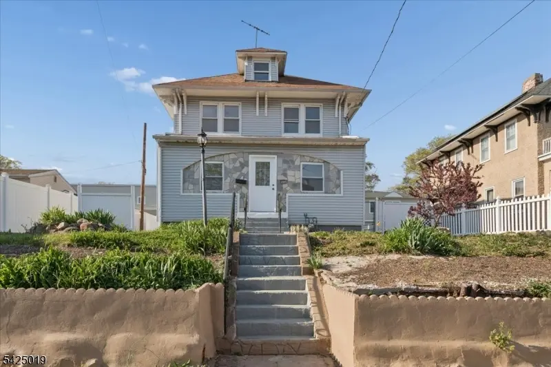 109 E 6Th Ave, Roselle Boro, NJ 07203