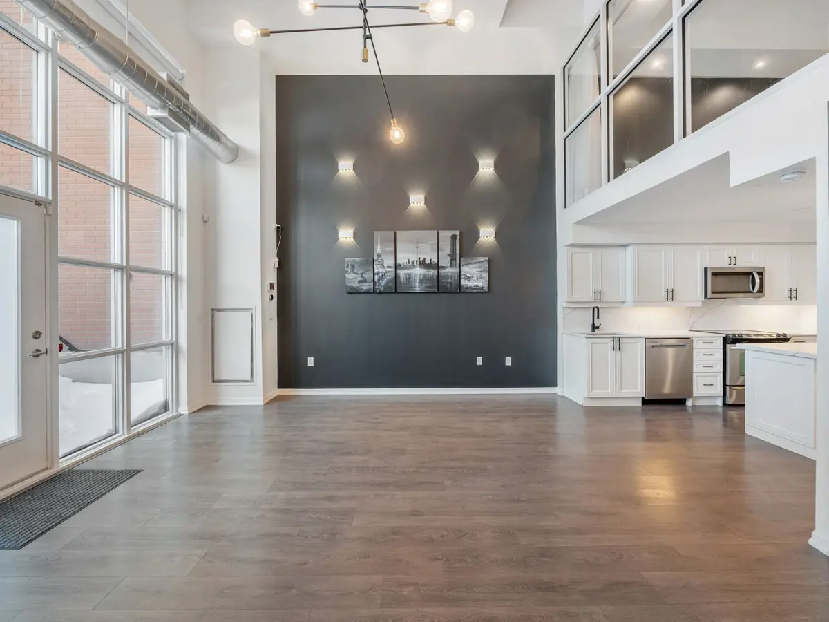 125 Western Battery RD #103, Toronto C01, ON M6K 3R8