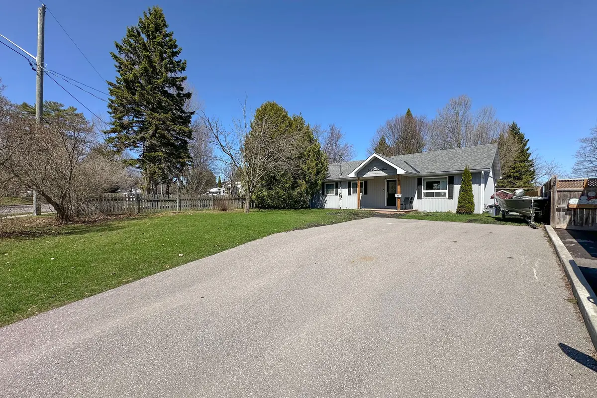 812 Burnham ST, Cobourg, ON K9A 2X7