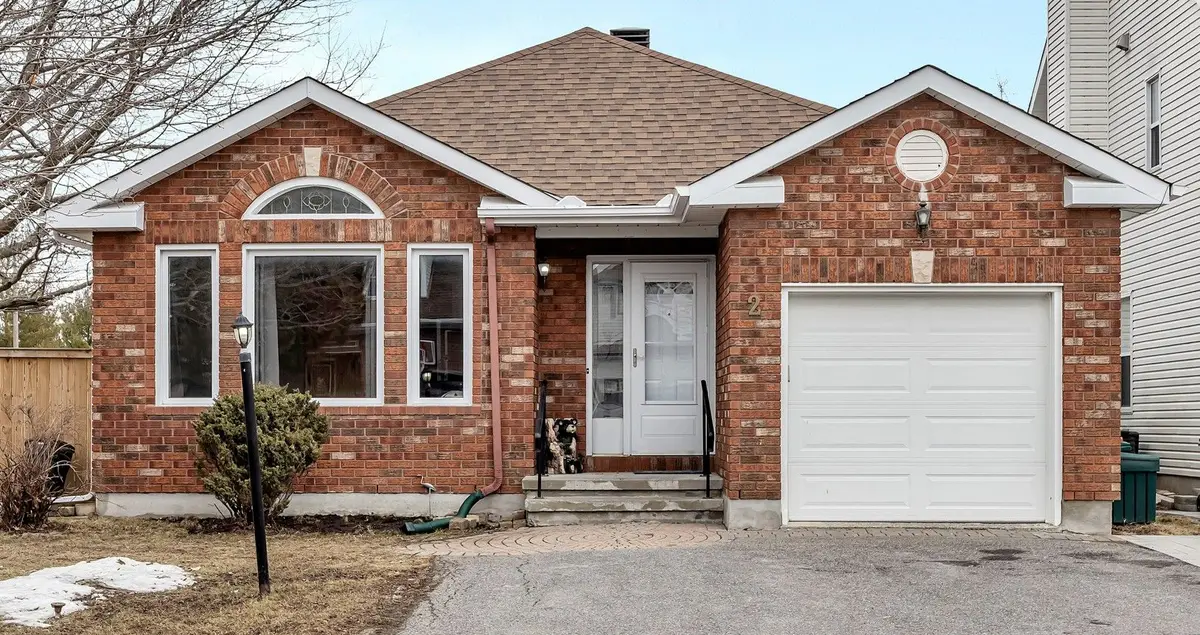 2 Newborough CRES, Barrhaven, ON K2G 6A2