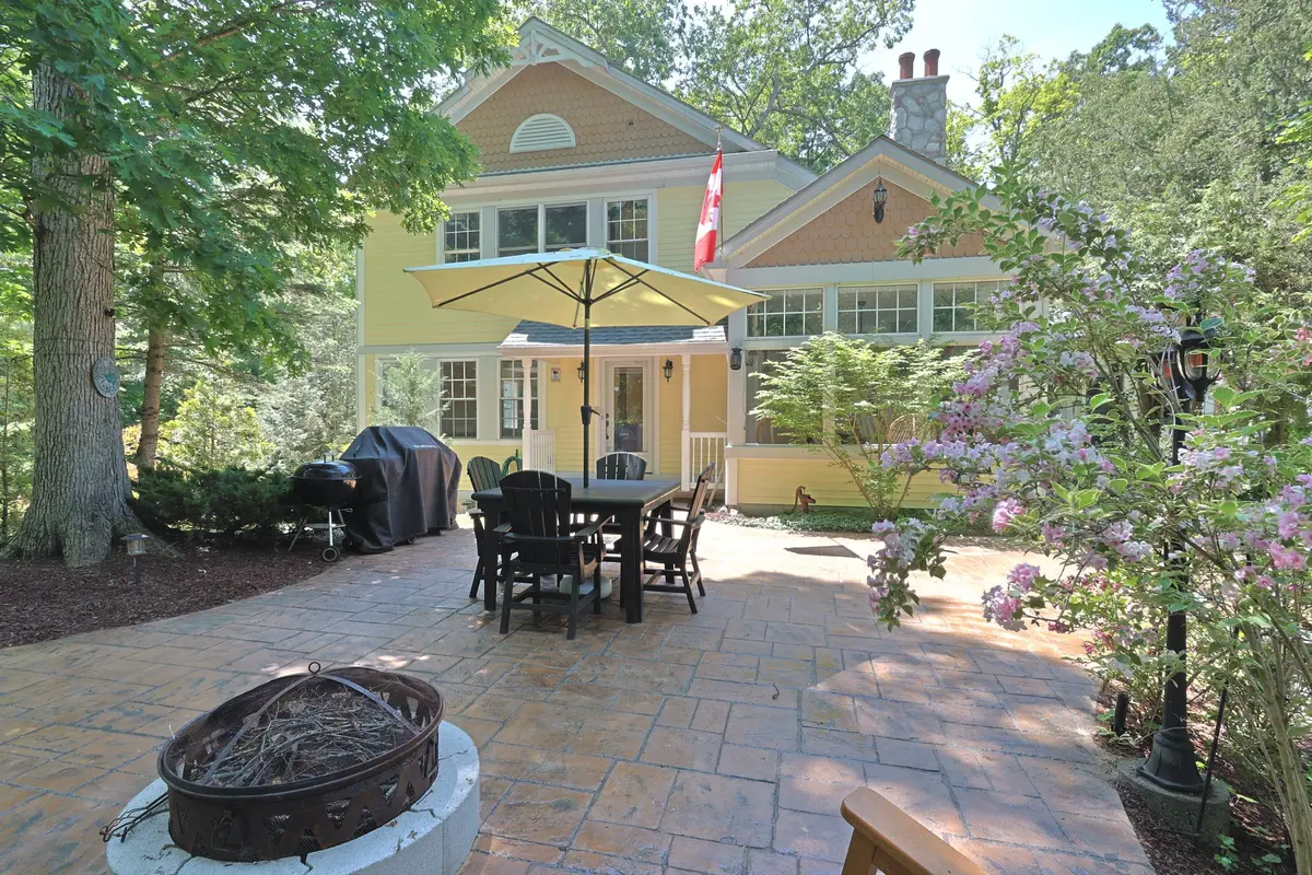 5 PHILLIP ST, South Huron, ON N0M 1T0