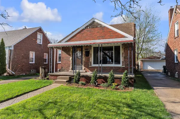 15361 Sprenger AVE, Eastpointe, MI 48021