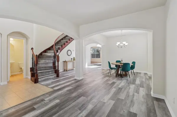 6207 Weaver Drive, Arlington, TX 76001