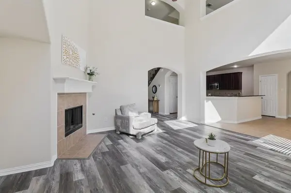 6207 Weaver Drive, Arlington, TX 76001