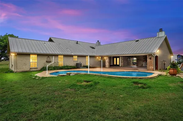 3057 Holy Road, Abbott, TX 76621