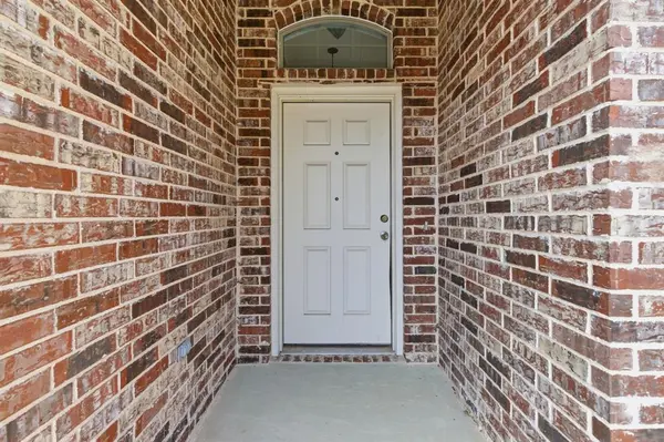 813 Chase Circle, Hurst, TX 76053