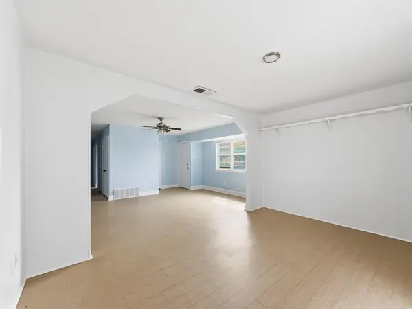 617 Rosewood Hills Drive, Garland, TX 75040