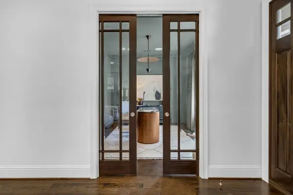 5943 Velasco Avenue, Dallas, TX 75206