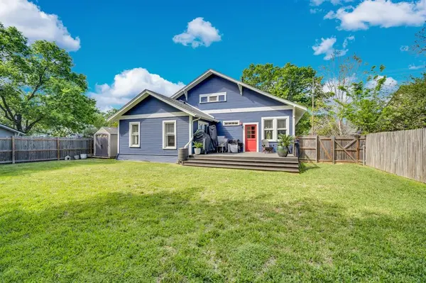 806 N Preston Street, Ennis, TX 75119