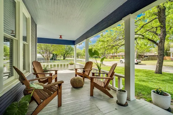 806 N Preston Street, Ennis, TX 75119