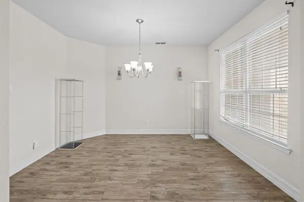 1929 Brahorn Lane, Fort Worth, TX 76131