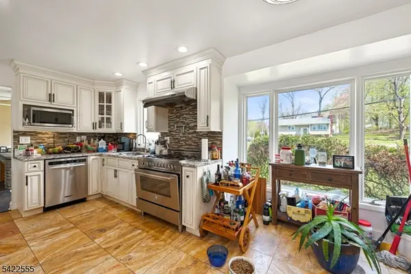 106 Dogwood Dr, Oakland Boro, NJ 07436