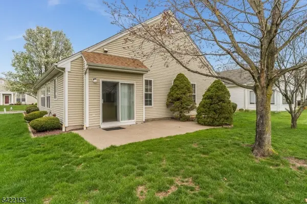 107 Kensington Cir, White Twp., NJ 07823