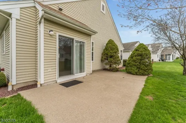 107 Kensington Cir, White Twp., NJ 07823