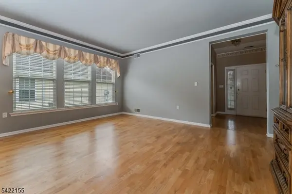 107 Kensington Cir, White Twp., NJ 07823