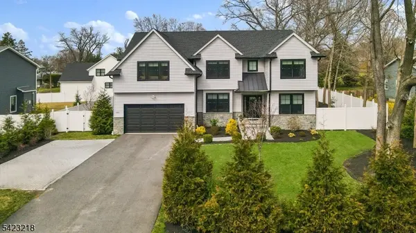 203 Marcotte Ln, Bergenfield Boro, NJ 07621