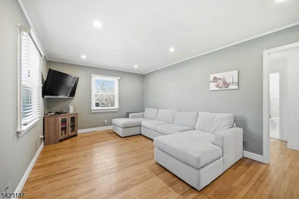 194 Ramapo Valley Rd, Oakland Boro, NJ 07436