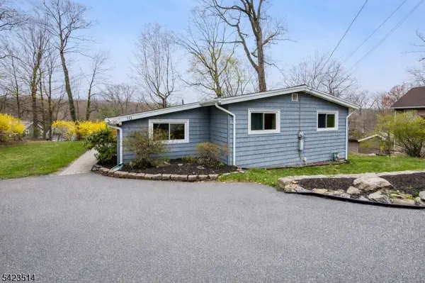 10 Laurel Trail, Kinnelon Boro, NJ 07405