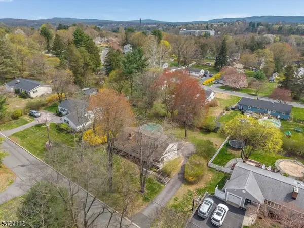 7 Rupells Rd, Clinton Town, NJ 08809