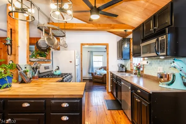 78 Overlook Rd, West Milford Twp., NJ 07480