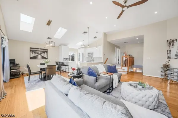 855 Valley Brook Ave #B, Lyndhurst Twp., NJ 07071