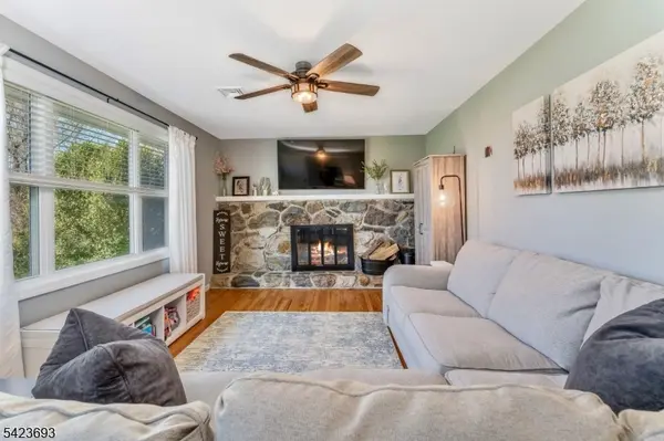 64 Ellis Rd, Holland Twp., NJ 08848