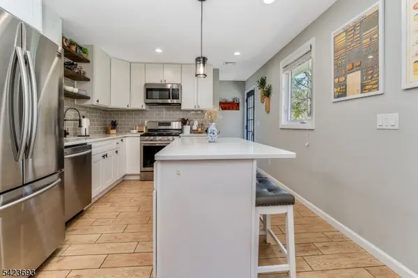 64 Ellis Rd, Holland Twp., NJ 08848