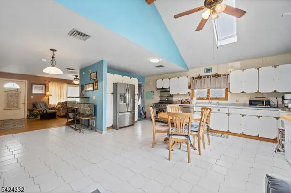 44 Scott Ter, Clifton City, NJ 07013