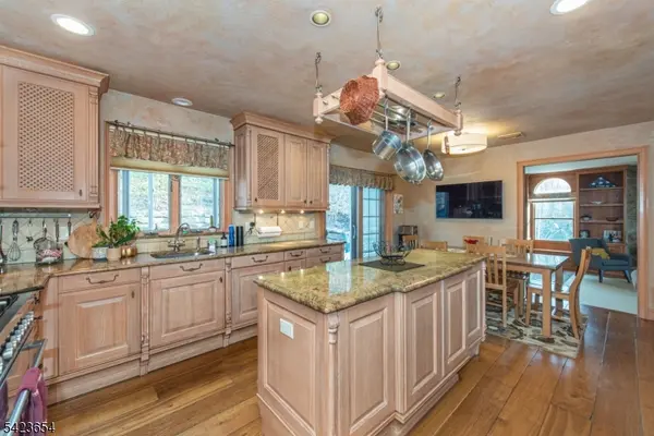 144 Notch Rd, Jefferson Twp., NJ 07438