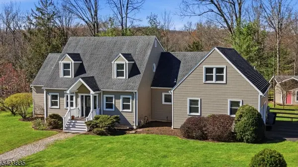 3 Brown Ct, Clinton Twp., NJ 08801