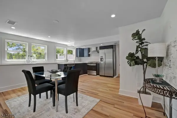 6 Brook St, Peapack Gladstone Boro, NJ 07977