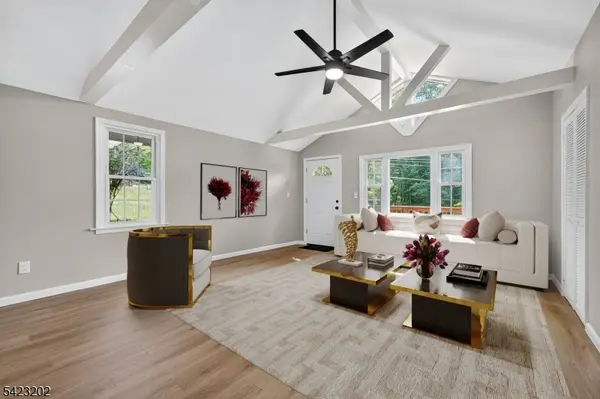 210 Nariticong Ave, Hopatcong Boro, NJ 07843