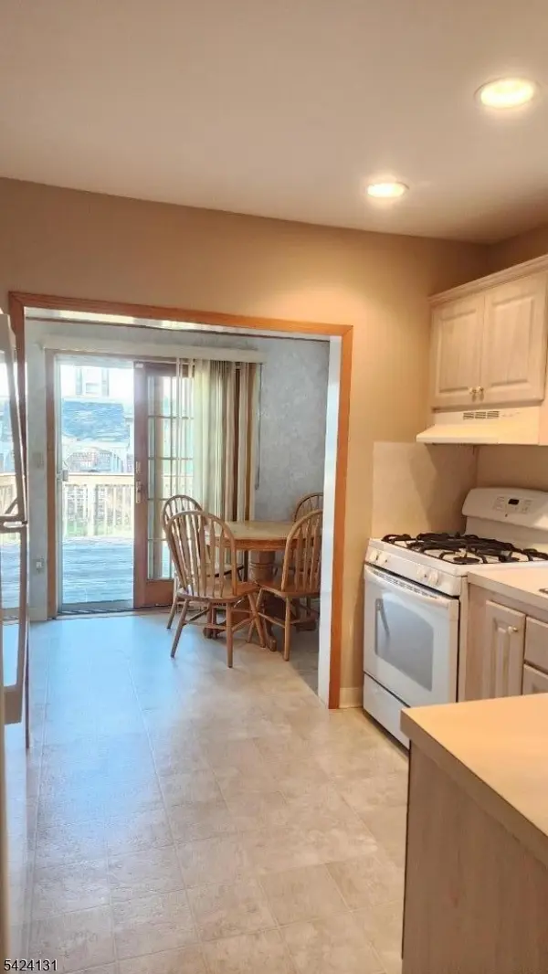 331 Sherman Ave, Teaneck Twp., NJ 07666