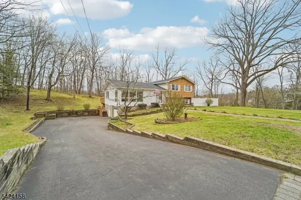 14 Scott Rd, Franklin Boro, NJ 07416