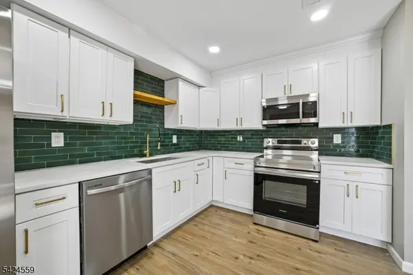 3 Amy Ct, Lebanon Boro, NJ 08833