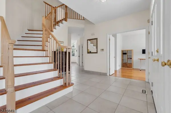 64 Bradley Ln, Bridgewater Twp., NJ 08807